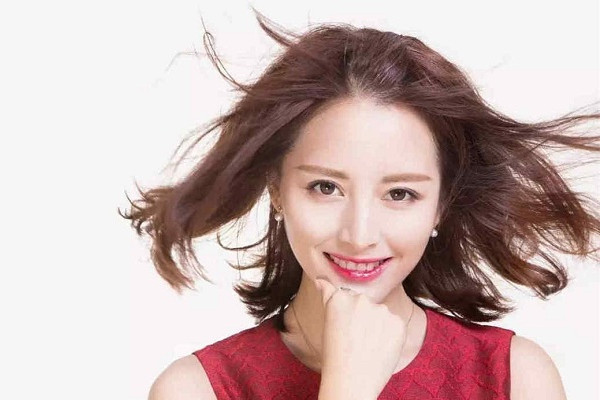 美女互动